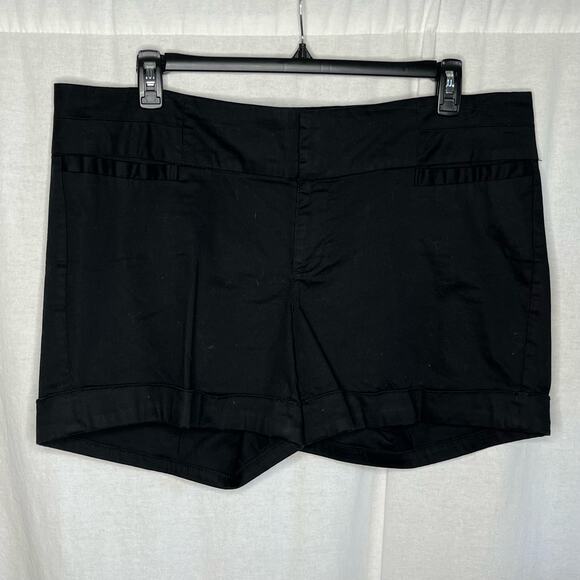 Torrid Black Shorts Plus Size 18 Pockets Zip and‎ Button Closure - Picture 1 of 5